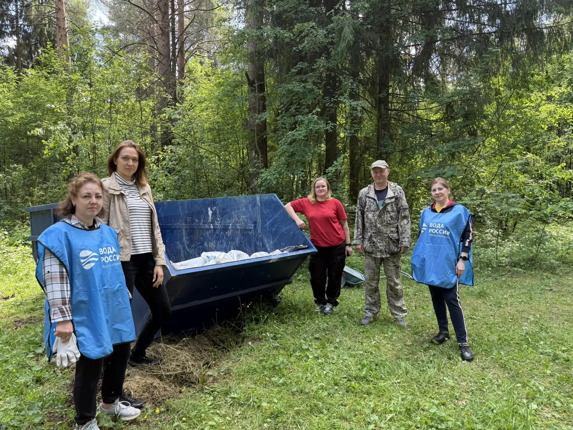 В Кирове на берегу Заборского пруда прошел субботник