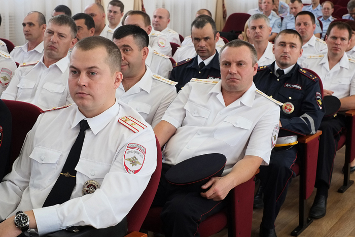 Сергей Щерчков поздравил сотрудников кировской Госавтоинспекции