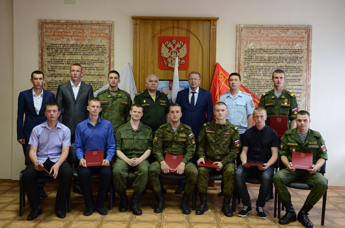Кировчанин награждён за радиоперехват стратегического разведывательного самолёта ВВС США