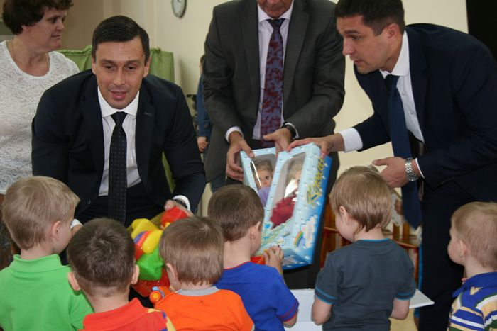 Дмитрий Курдюмов посетил Кировский Дом ребёнка