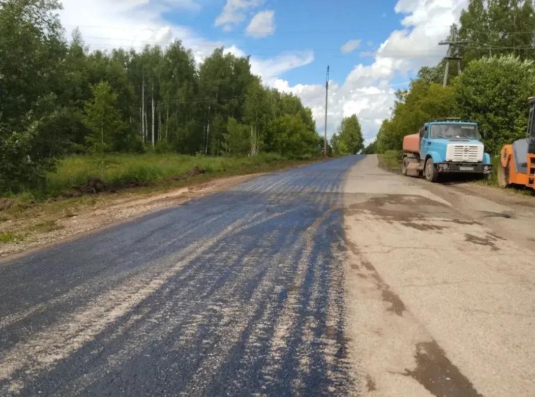 По «Дорожному миллиарду» ремонтируют подъезд к деревне Большое Безруково