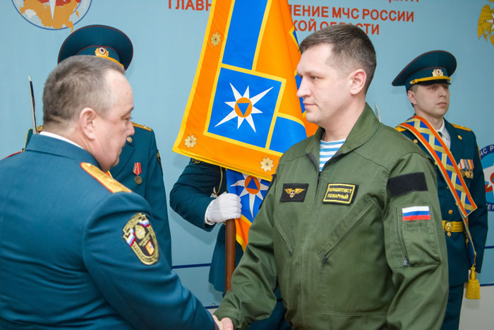 Работникам кировской лесоохраны вручили нагрудные знаки МЧС России 