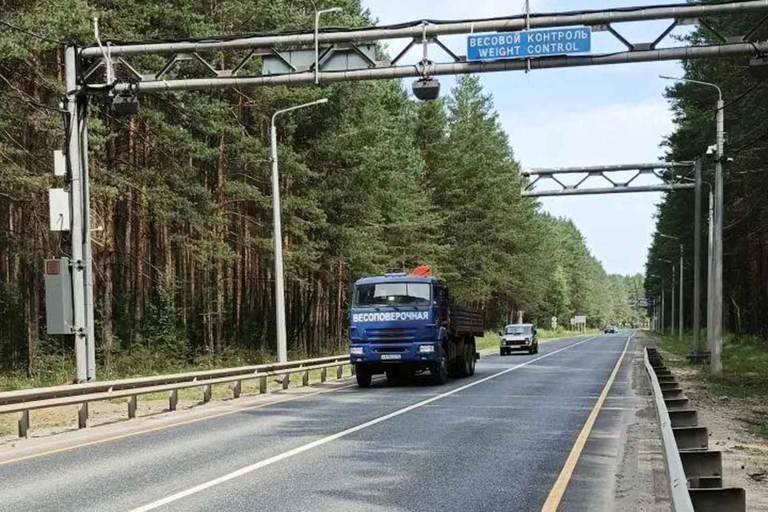 На трассах Кировской области проверяют работу автоматических весогабаритных пунктов