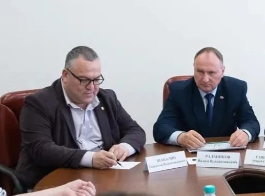 Борис Веснин, Николай Шабалин и Вадим Ральников по просьбе губернатора взяли на депутатский контроль решение вопросов кировчан