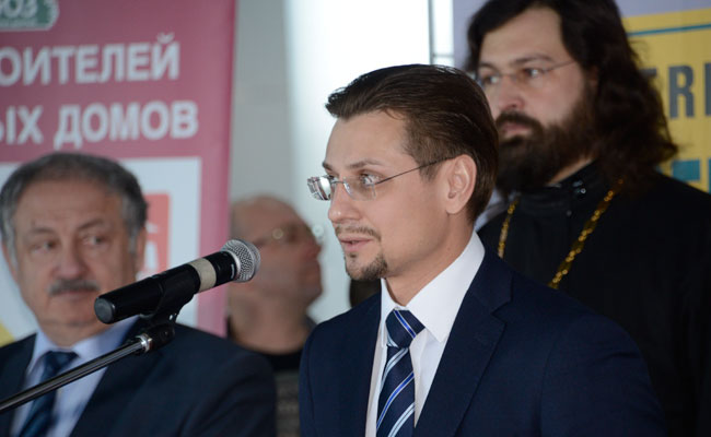 Максим Кочетков поприветствовал участников выставки «Деревянный Дом. Весна — 2017»