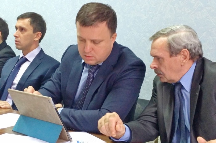 Власть не может быть «не у дел»