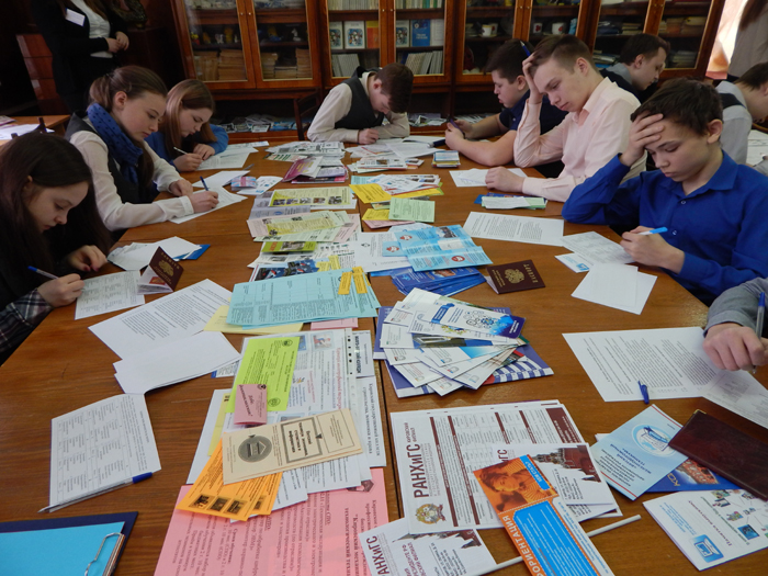 Более 400 кировских выпускников приняли участие в «Дне старшеклассника»