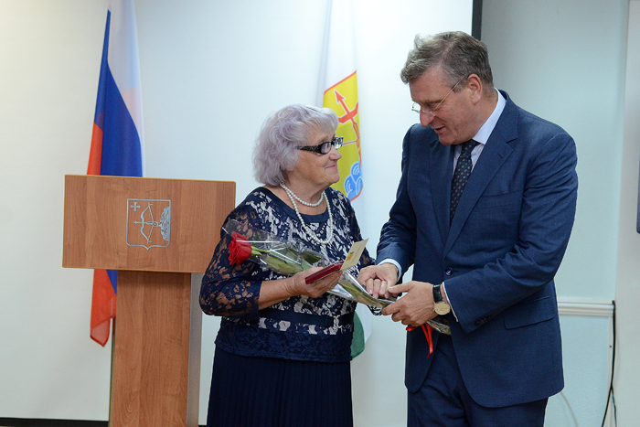 Первые 24 кировчанина получили памятные знаки «80 лет Кировской области»