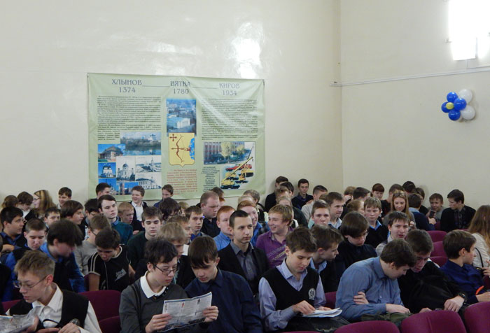 300 кировских старшеклассников ознакомились с профессией машиностроителя