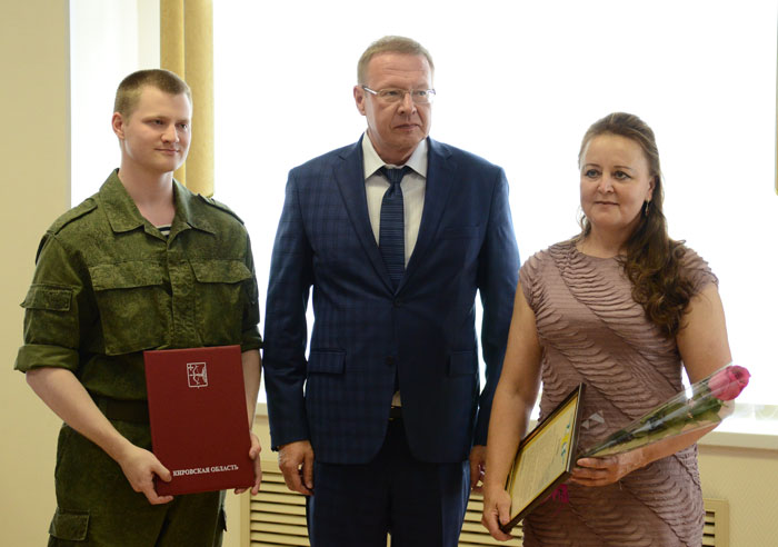 Кировчанин награждён за радиоперехват стратегического разведывательного самолёта ВВС США
