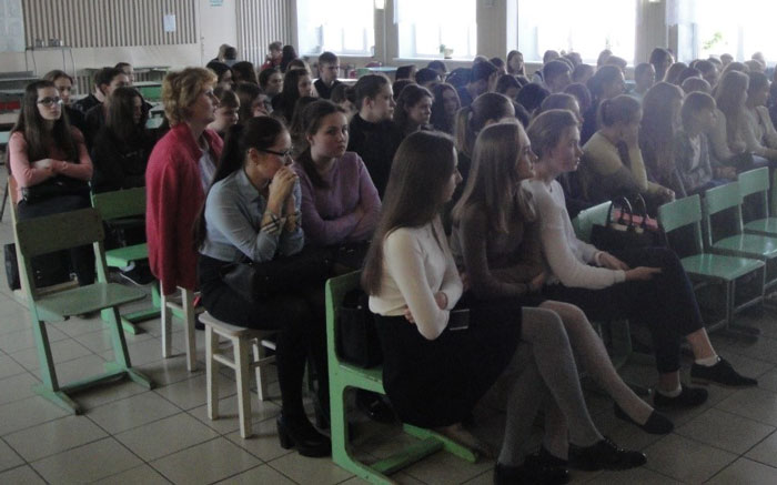 Более 1,5 тыс. кировских старшеклассников выбрали будущую профессию с помощью службы занятости