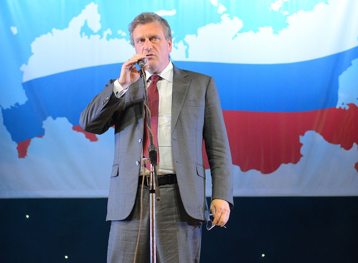 Игорь Васильев приветствовал финалистов фестиваля «Чаепитие в Вятке»