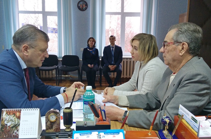 Власть не может быть «не у дел»