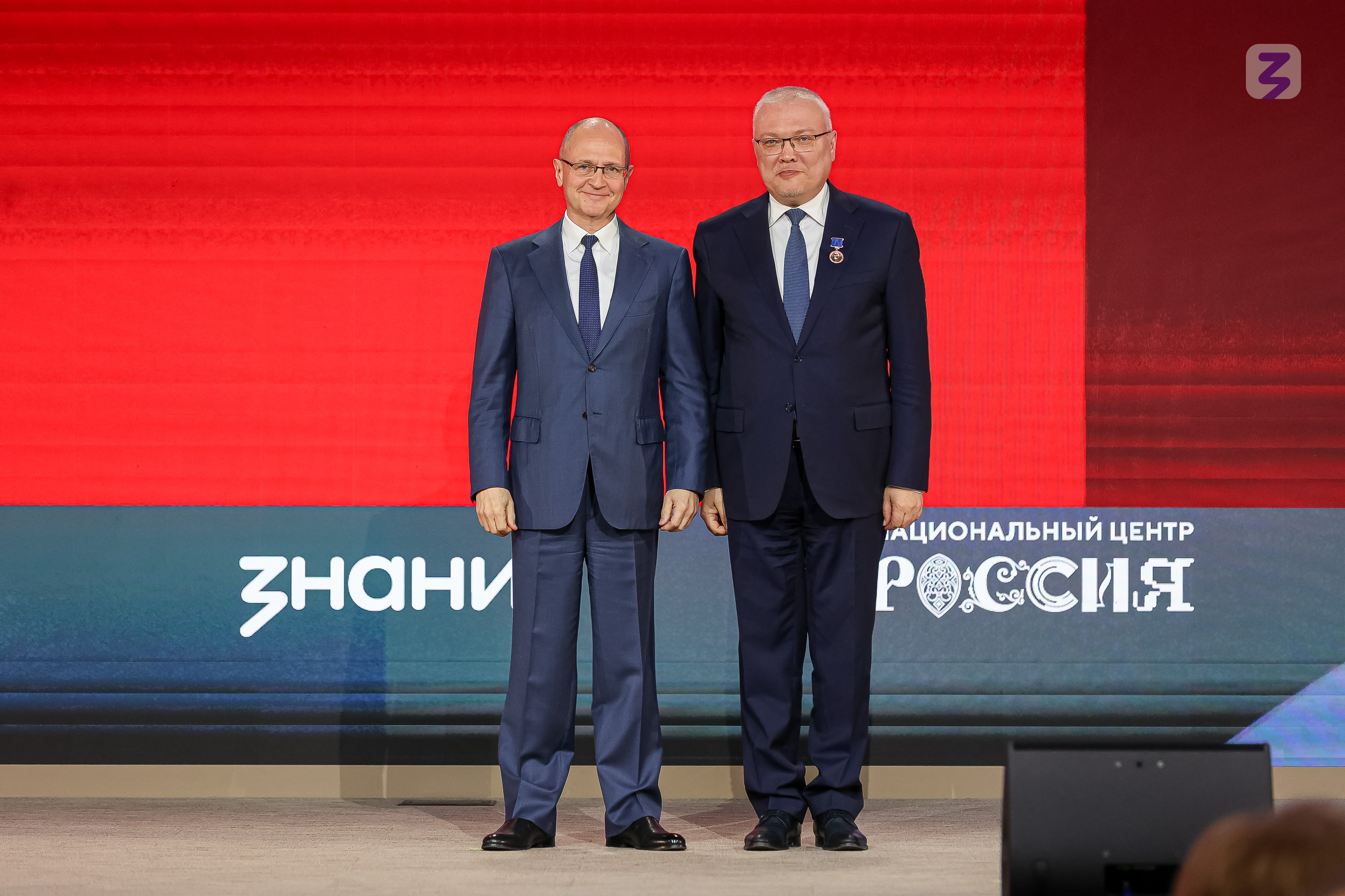 Сергей Кириенко вручил Александру Соколову высшую награду Российского общества «Знание»