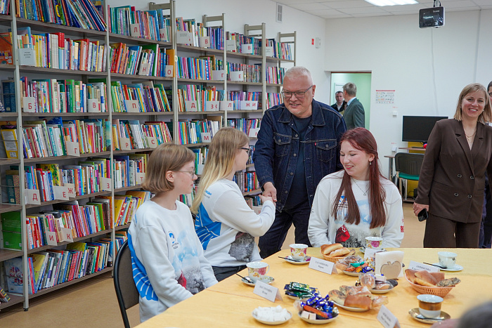 Жители Рудничного создали именные шевроны для бойцов