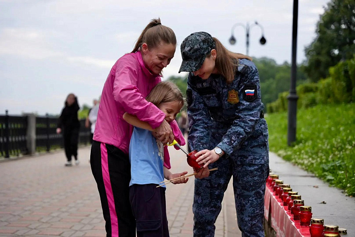 Сотни кировчан зажгли свечи в память о героях Великой Отечественной войны