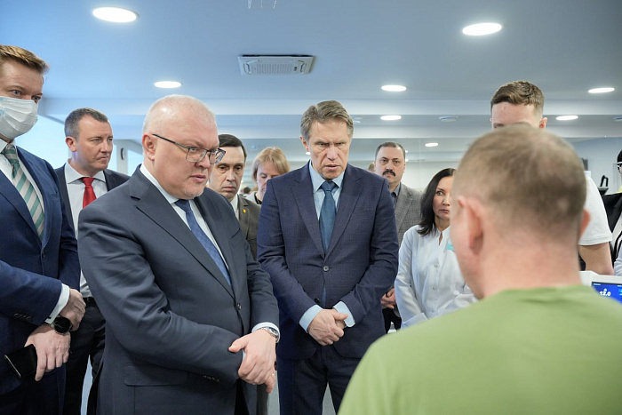 Министр здравоохранения России Михаил Мурашко посетил лечебные учреждения Кировской области