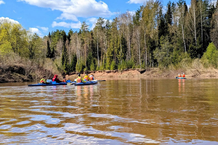 Кировские ребята совершили водный поход по реке Великой