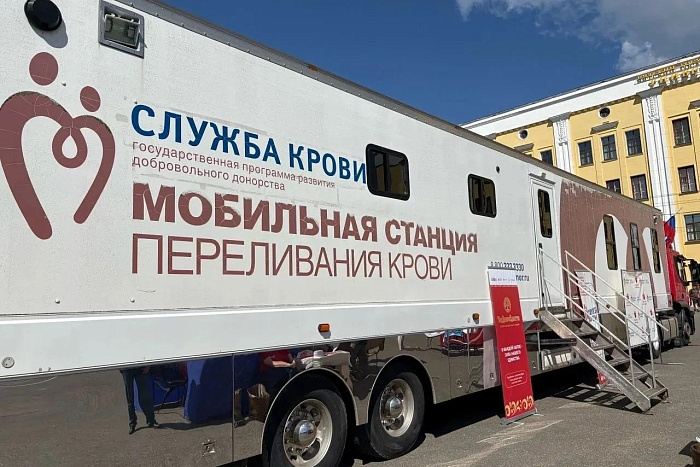 Почётными донорами России стали еще 376 кировчан