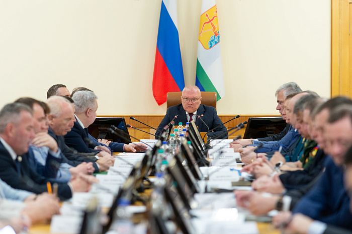 Александр Соколов потребовал сохранить деревья в «Парке Победы»