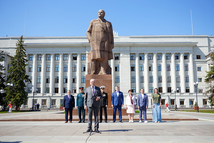 Первый Парад детских объединений прошел на главной площади Кирова