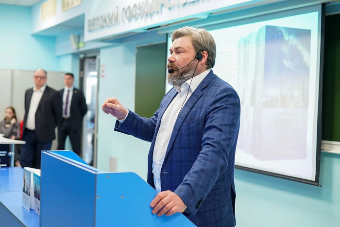 Известный общественный деятель Константин Малофеев представил кировским студентам уникальную лекцию «История Империи»