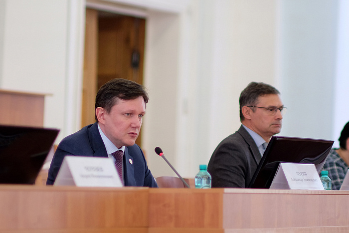 Участники программы «Служебное жильё» встретились с председателем правительства области