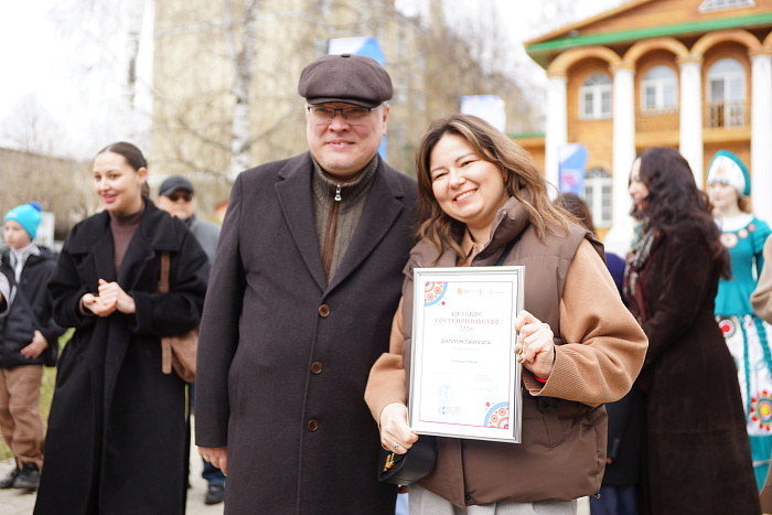 Александр Соколов открыл летний туристический сезон на Спасской улице
