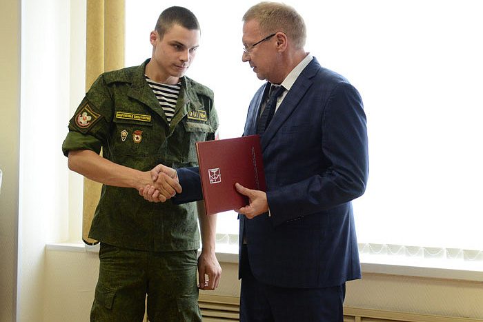 Кировчанин награждён за радиоперехват стратегического разведывательного самолёта ВВС США
