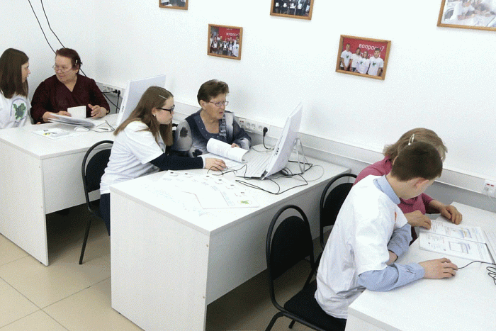Более 100 пенсионеров Кировской области освоили компьютер в рамках марафона «Добрая Вятка»