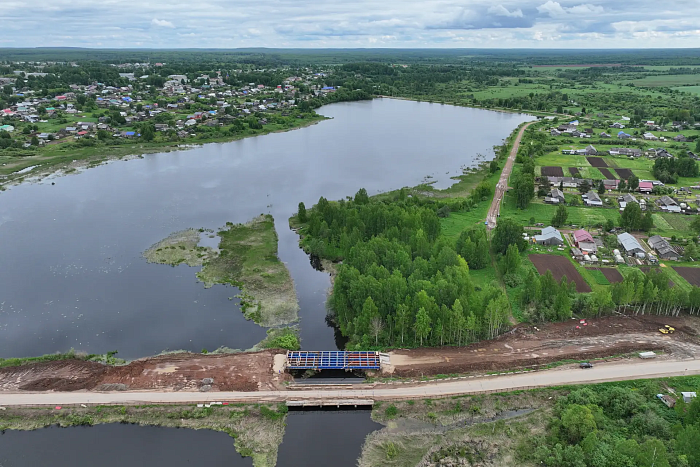Продолжается реконструкция моста через реку Немда