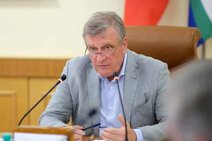 Глава региона призвал увеличить темпы вакцинации в районах области