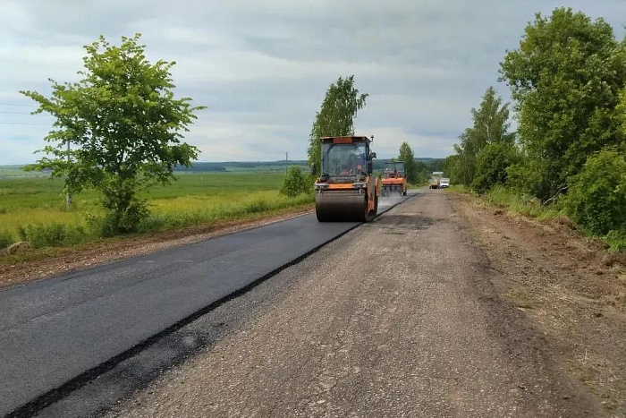По «Дорожному миллиарду» ремонтируют подъезд к деревне Большое Безруково