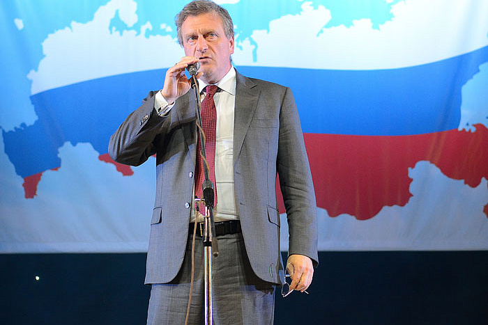 Игорь Васильев приветствовал финалистов фестиваля «Чаепитие в Вятке»