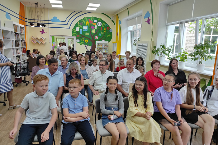 В Белой Холунице открылась первая в 2026 году модельная библиотека