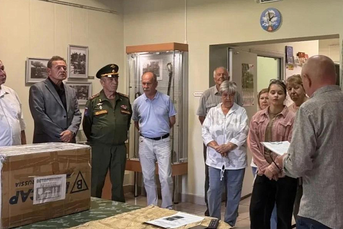 Личные вещи кировского лётчика-героя передали в Музей воинской славы