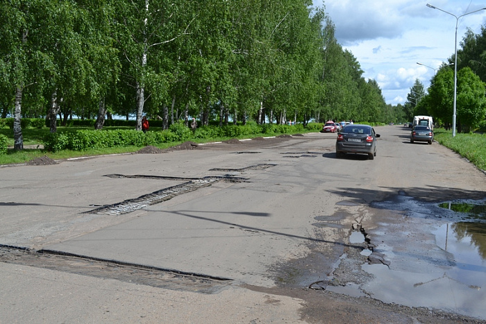 В Кирово-Чепецке начались дорожные работы на Вятской набережной