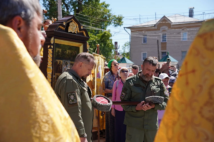 Семья Соколовых вместе с тысячами паломников отправились в Великорецкий крестный ход