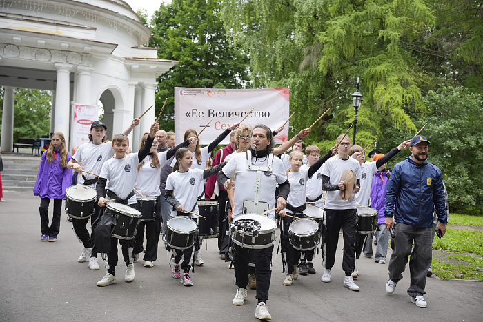 В День молодежи 6 молодых семей получили сертификаты на новое жилье
