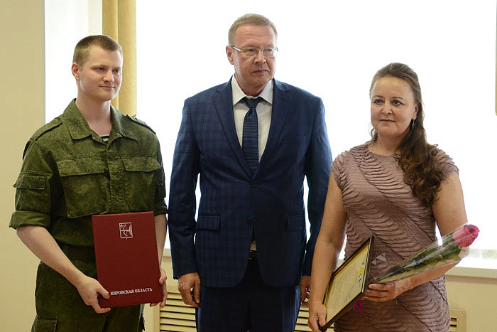 Кировчанин награждён за радиоперехват стратегического разведывательного самолёта ВВС США