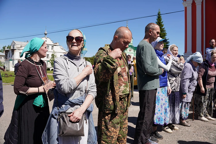 Семья Соколовых вместе с тысячами паломников отправились в Великорецкий крестный ход