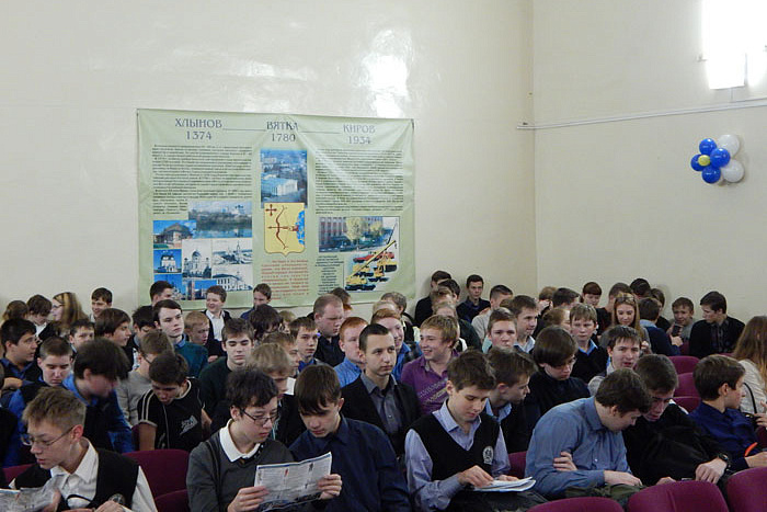 300 кировских старшеклассников ознакомились с профессией машиностроителя