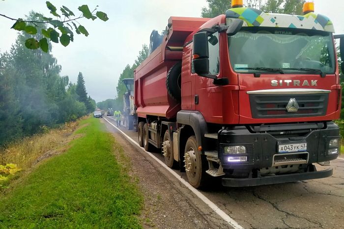 В Кумёнском районе обновляют участки трассы Плотники – Вожгалы – Богородское – Уни