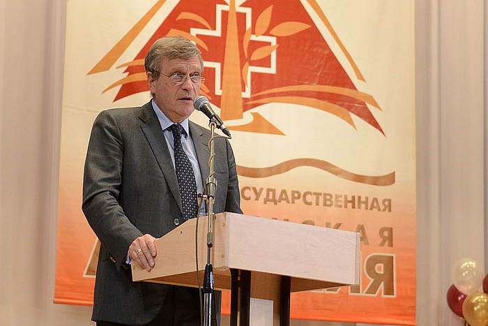 Игорь Васильев поздравил студентов с Днём знаний 