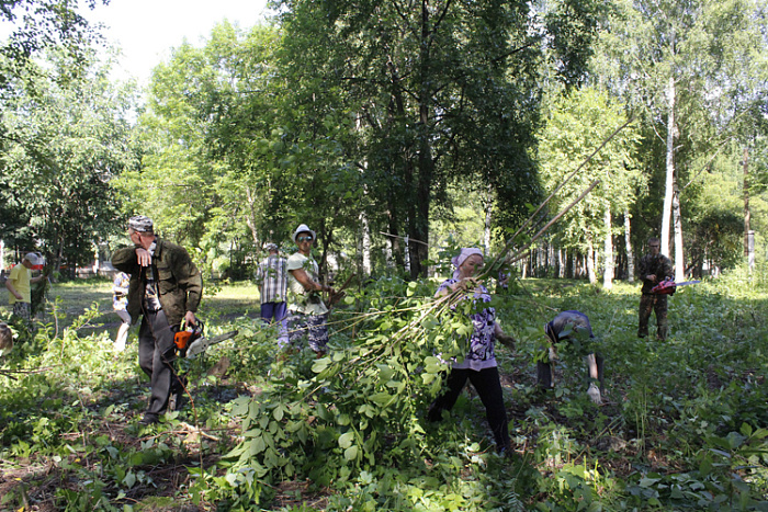 В Белой Холунице и Мурыгино продолжается программа «Пять шагов благоустройства»